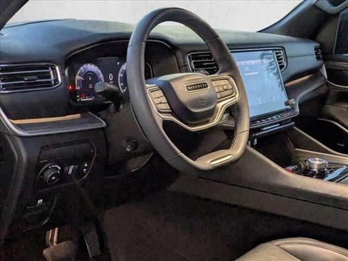 2023 Jeep Wagoneer L Series III 4x2