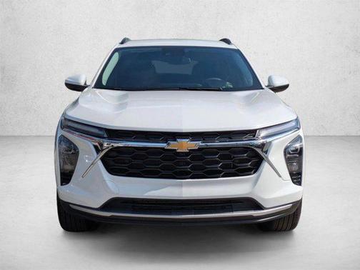 Summit White 2026 Chevrolet Trax LT