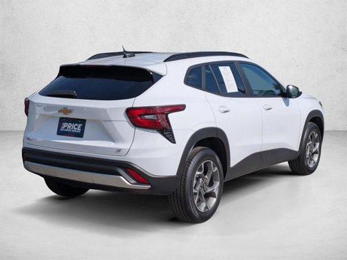Summit White 2026 Chevrolet Trax LT