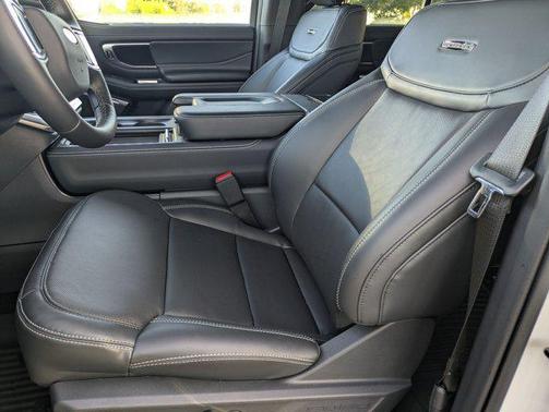 Star White Metallic Tri-Coat 2027 Ford Expedition Max Platinum