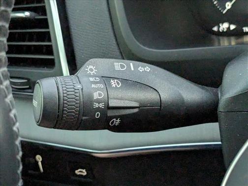 Crystal White Metallic 2021 Volvo XC90 T5 Momentum