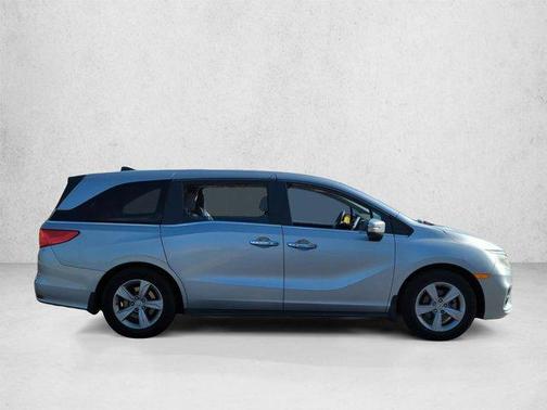 Lunar Silver Metallic 2018 Honda Odyssey EX-L