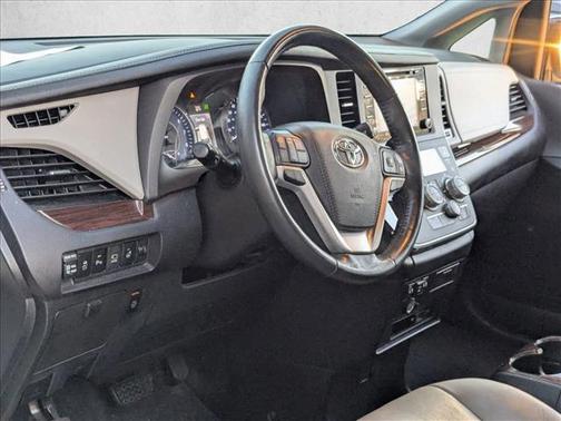 2019 Toyota Sienna Limited Premium