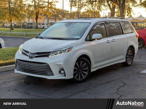 2019 Toyota Sienna Limited Premium