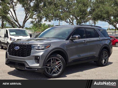 2025 Ford Explorer ST-Line