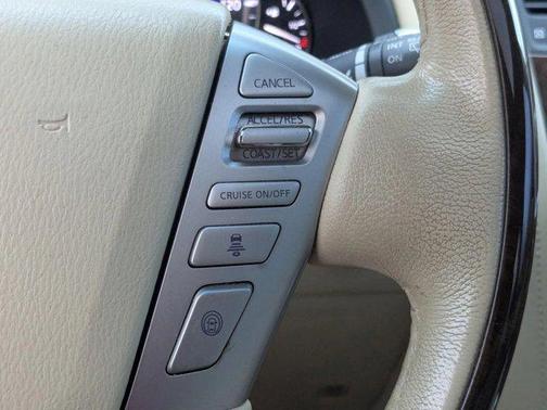 Majestic White 2015 INFINITI QX80 Base