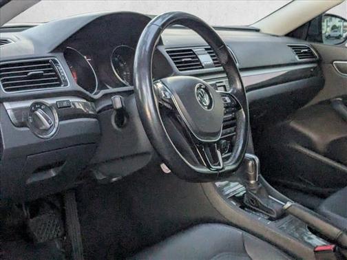 2018 Volkswagen Passat 2.0T SE