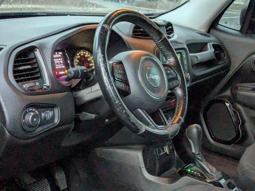 2017 Jeep Renegade Altitude