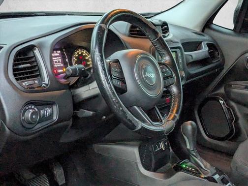 2017 Jeep Renegade Altitude