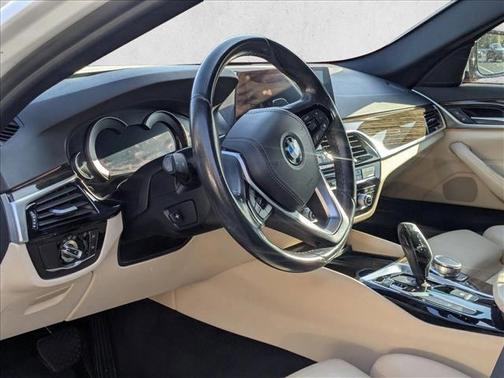 2019 BMW 530 530i