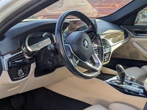 2019 BMW 530 530i