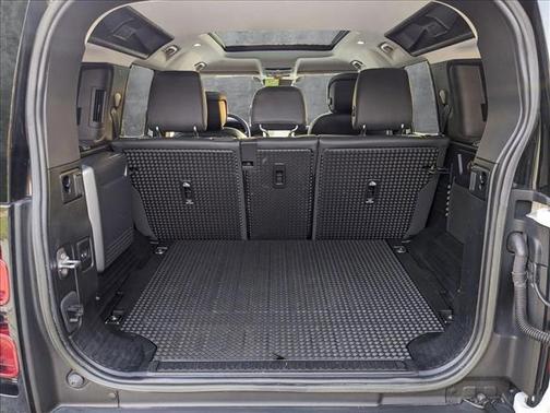 2023 Land Rover Defender 110 X-Dynamic SE