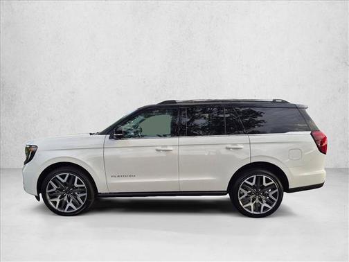 Star White Metallic Tri-Coat 2026 Ford Expedition Platinum