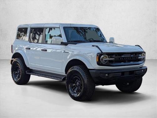 Oxford White 2026 Ford Bronco Outer Banks