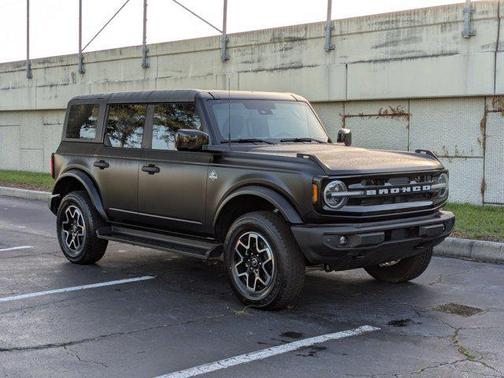 Shadow Black 2026 Ford Bronco Outer Banks