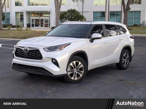 2024 Toyota Highlander XLE