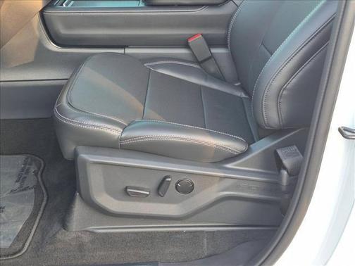Star White Metallic Tri-Coat 2026 Ford Expedition Platinum