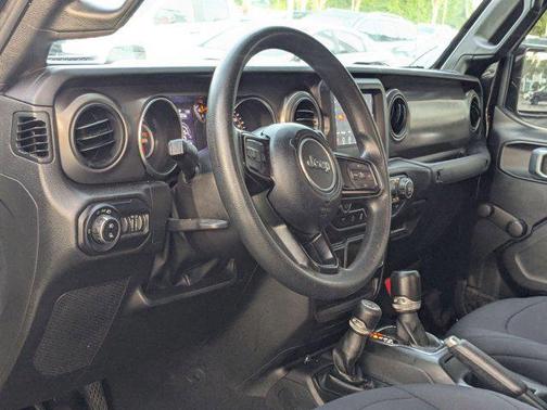 Black Clearcoat 2022 Jeep Gladiator Sport