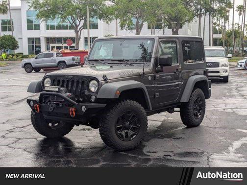 Granite Crystal Metallic Clearcoat 2014 Jeep Wrangler Willys Wheeler