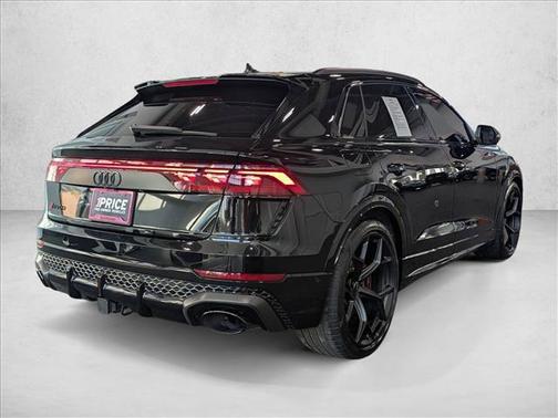 Mythos Black Metallic 2025 Audi RS Q8 4.0T