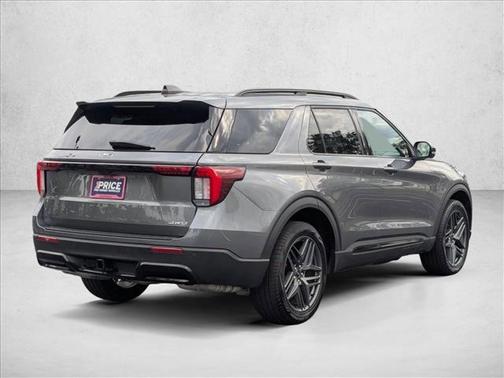 Carbonized Gray Metallic 2025 Ford Explorer ST-Line