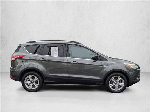 Magnetic 2016 Ford Escape SE