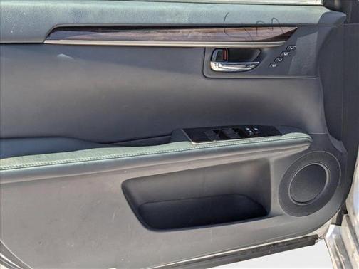 2016 Lexus ES 300h Base