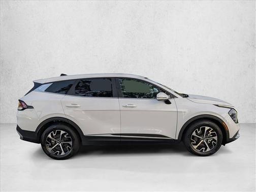 Glacial White Pearl 2024 Kia Sportage EX