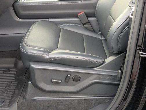 Agate Black Metallic 2026 Ford Expedition Platinum
