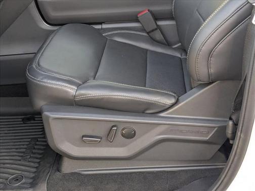 Star White Metallic Tri-Coat 2026 Ford Expedition Platinum