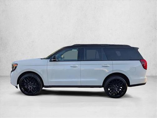 Star White Metallic Tri-Coat 2026 Ford Expedition Platinum