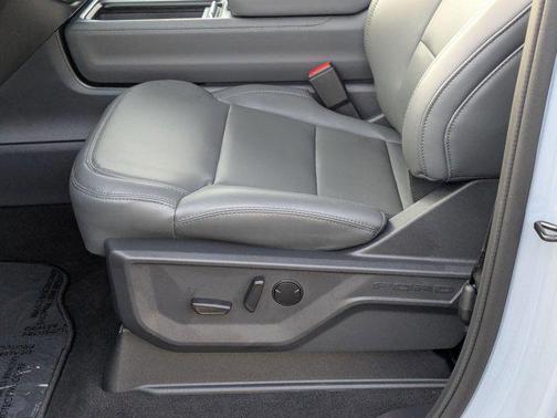 Glacier Gray Metallic Tri-Coat 2026 Ford Expedition Max Active 4x2