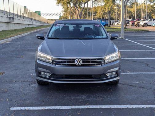 2017 Volkswagen Passat 1.8T SE w/Technology