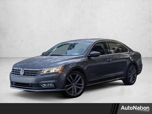 2017 Volkswagen Passat 1.8T SE w/Technology