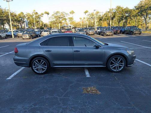 2017 Volkswagen Passat 1.8T SE w/Technology