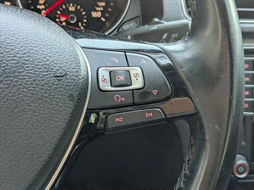 2017 Volkswagen Passat 1.8T SE w/Technology