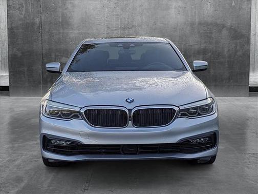 2018 BMW 530 530i