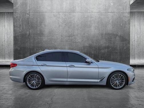 2018 BMW 530 530i
