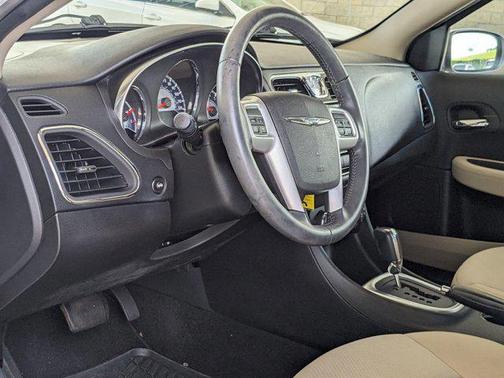 2012 Chrysler 200 Touring