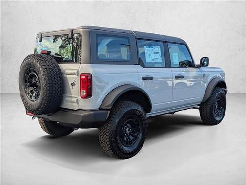 Avalanche Gray 2026 Ford Bronco Base 4 Door 4x4