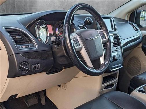 2015 Chrysler Town & Country Touring
