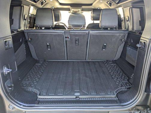 Pangea Green Metallic 2022 Land Rover Defender 110 X-Dynamic HSE
