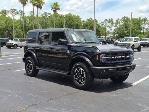 Shadow Black 2026 Ford Bronco Outer Banks