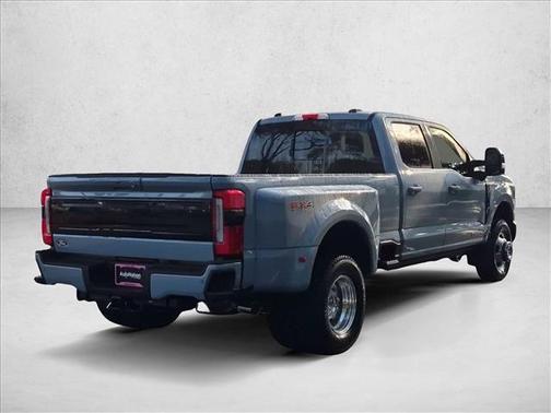 Glacier Gray Metallic Tri-Coat 2027 Ford F-350 Platinum