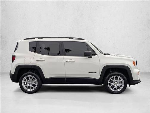Alpine White Clearcoat 2022 Jeep Renegade Latitude