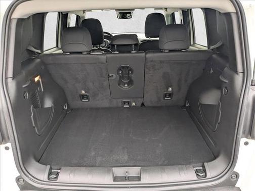 Alpine White Clearcoat 2022 Jeep Renegade Latitude