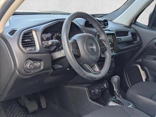Alpine White Clearcoat 2022 Jeep Renegade Latitude