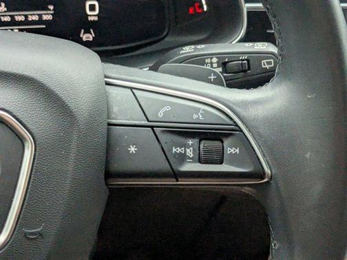 Orca Black Metallic 2021 Audi Q8 55 Premium Plus