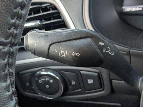 Oxford White 2023 Ford Edge SEL