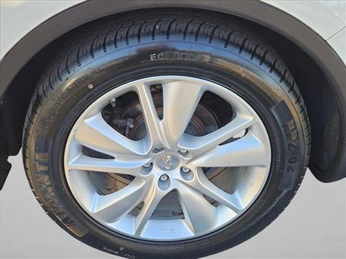 2015 INFINITI QX70 Base